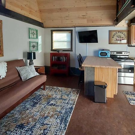 Rustic Hendersonville Farm Studio With Private Deck Екстер'єр фото