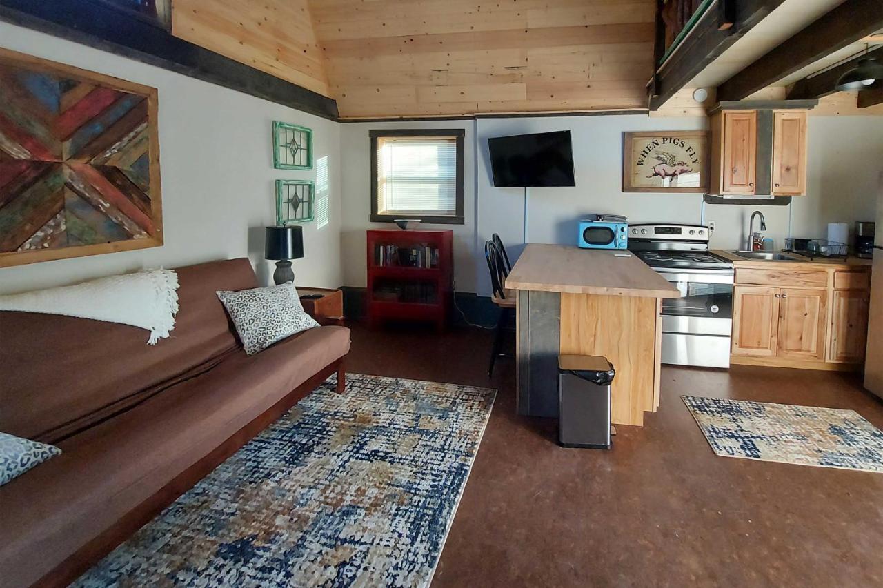 Rustic Hendersonville Farm Studio With Private Deck Екстер'єр фото