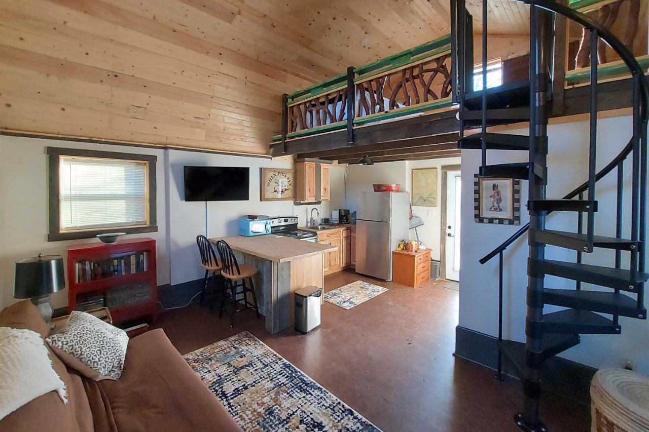 Rustic Hendersonville Farm Studio With Private Deck Екстер'єр фото