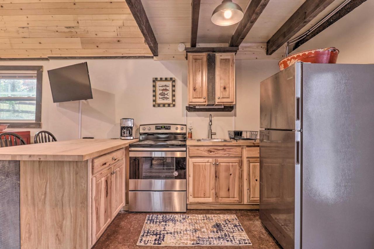 Rustic Hendersonville Farm Studio With Private Deck Екстер'єр фото