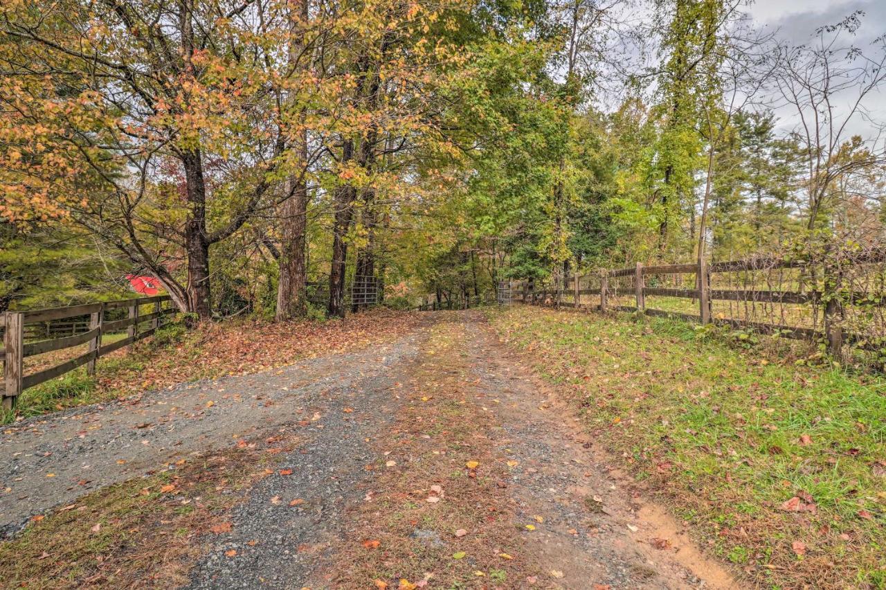 Rustic Hendersonville Farm Studio With Private Deck Екстер'єр фото