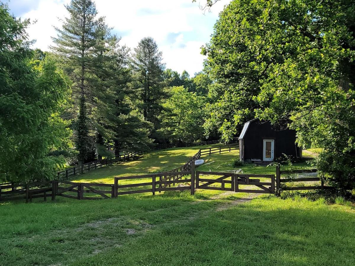 Rustic Hendersonville Farm Studio With Private Deck Екстер'єр фото
