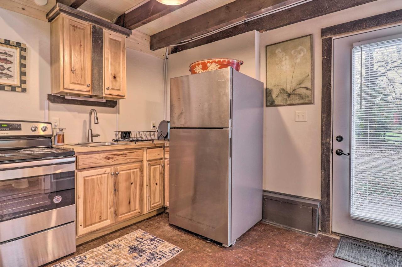 Rustic Hendersonville Farm Studio With Private Deck Екстер'єр фото